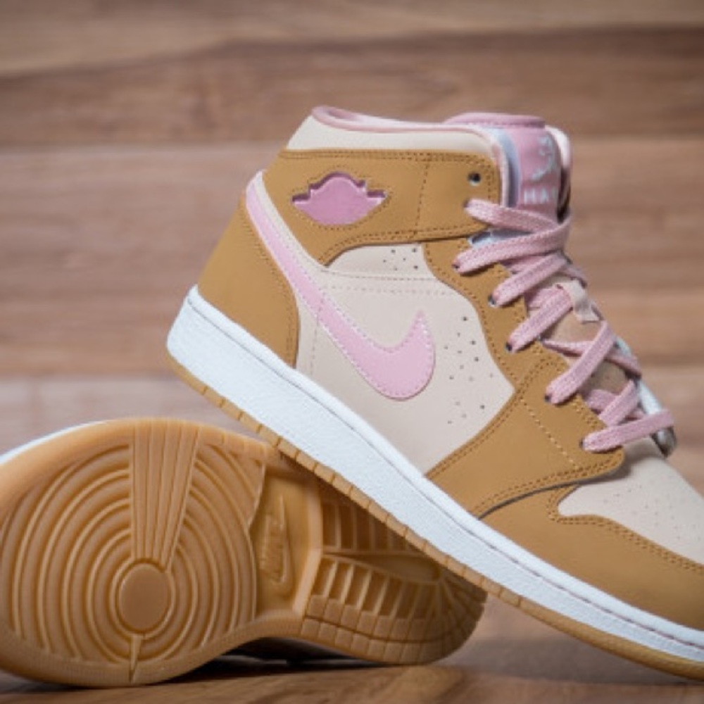 Air Jordan 1’s Lola Bunny